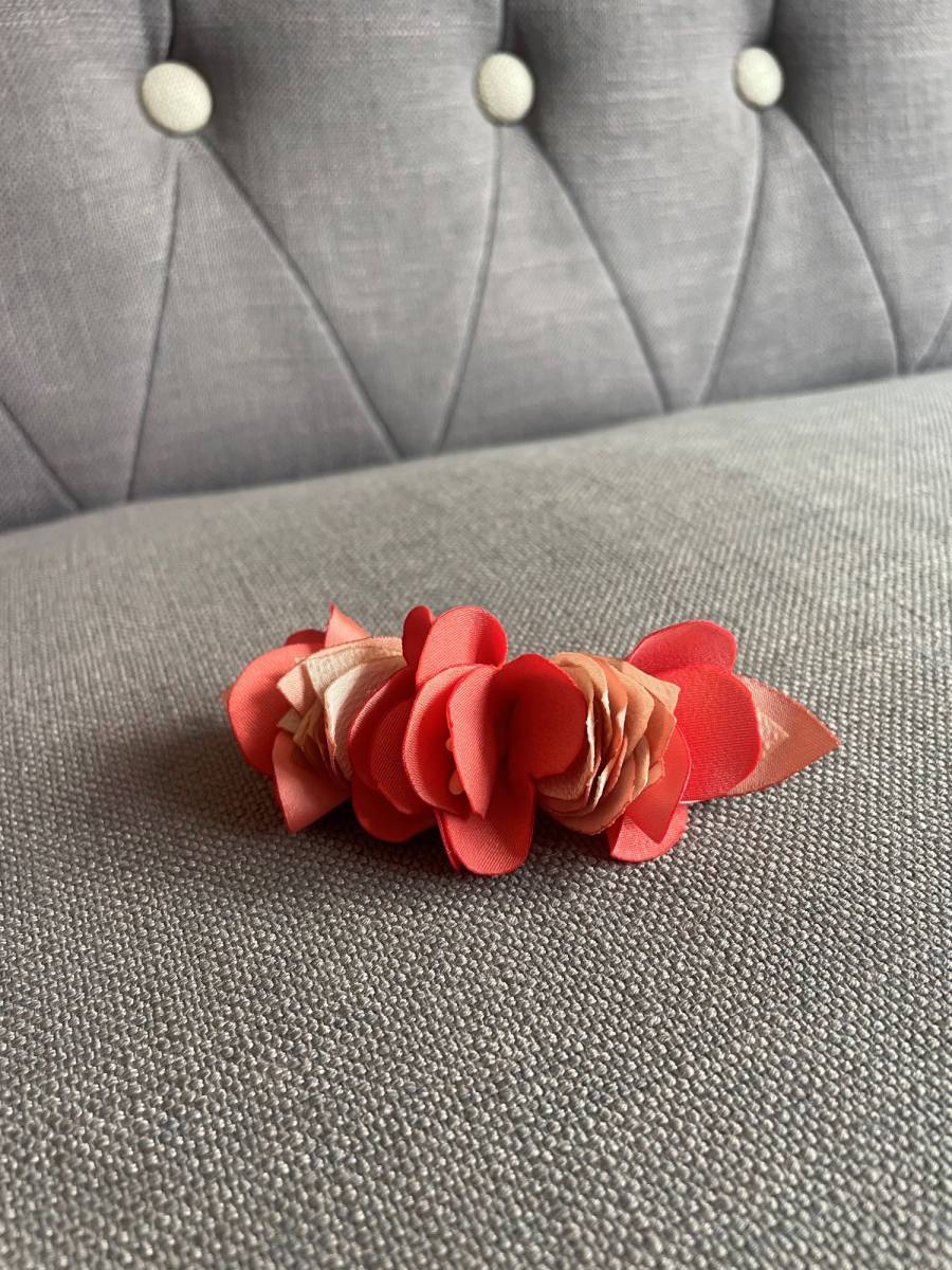 accessoire en tissu pour cheveux pour mariés et invités 