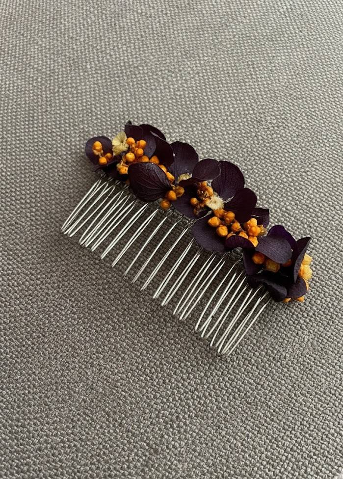 Peigne Croquelune, modèle unique Marta en fleurs séchées, couleur prune et orange, pour mariées et invités.