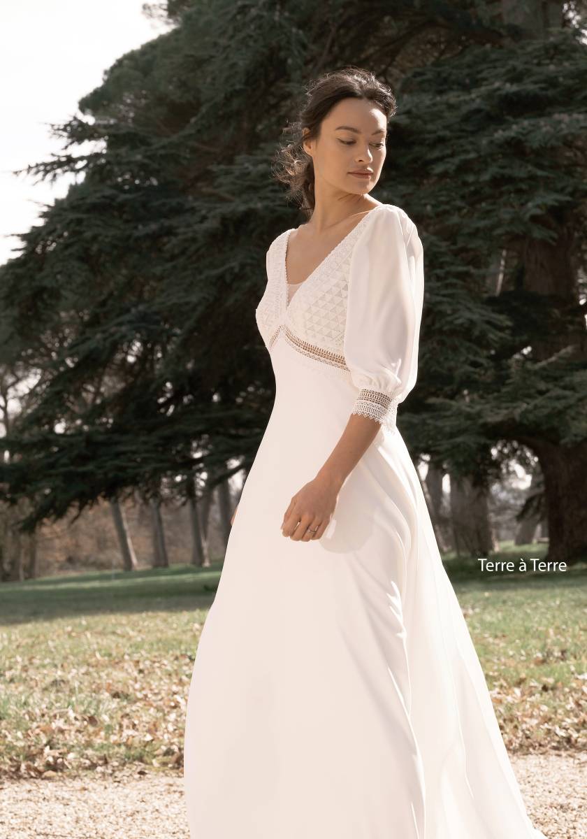 boutique robe de mariées champêtres à Mérignac pour une mariée de petite taille avec des formes généreuses ?