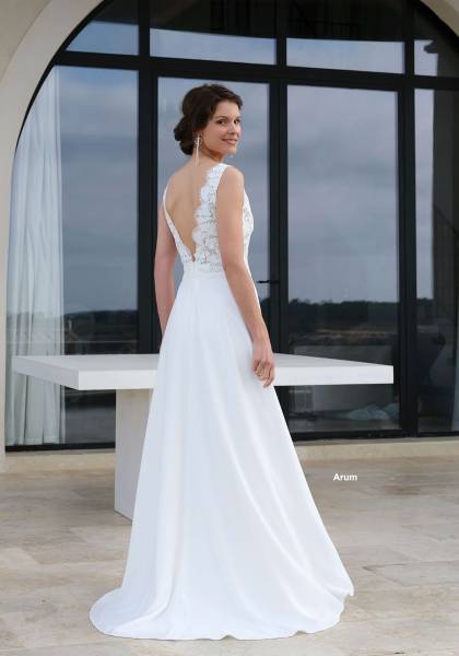 Robe de mariée simple avec dos nu en dentelle à Limoges