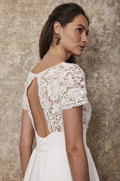DESTOCKAGE des robes de mariées, derniers modèles pour petits et grands mariages chic, bohème, couture, champêtre.