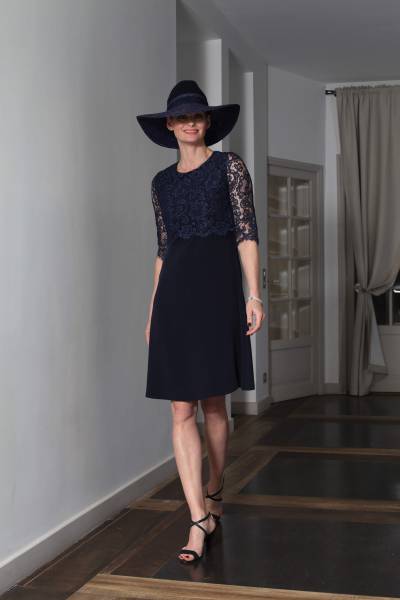 Où trouver une robe proche de Mérignac, pour un mariage chic et champêtre quand on a une forte poitrine et peu de hanches