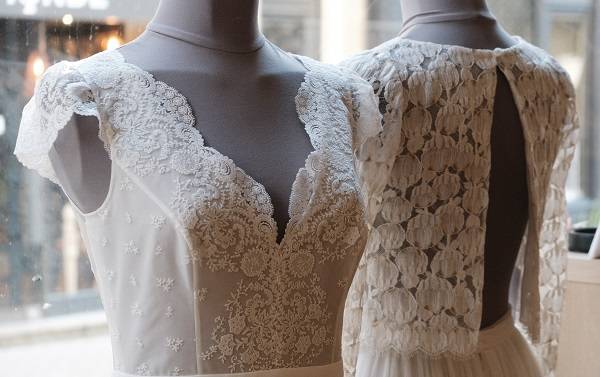 Combien de temps à l'avance faut-il commencer les recherches de sa robe de mariée et la commander ?